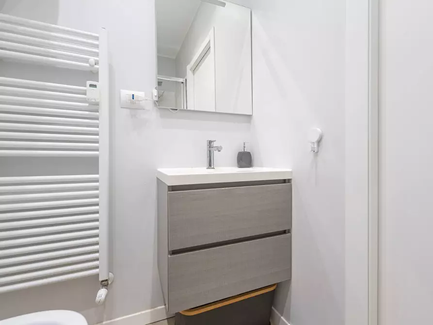 Immagine 11 di Appartamento in vendita  in via Broni a Milano