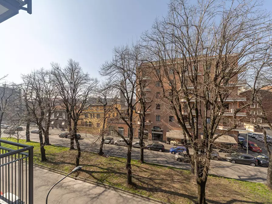 Immagine 19 di Appartamento in vendita  in via Broni a Milano