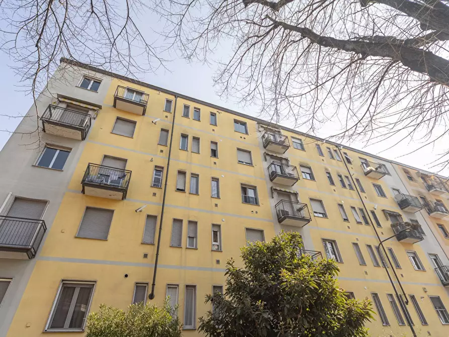 Immagine 21 di Appartamento in vendita  in via Broni a Milano