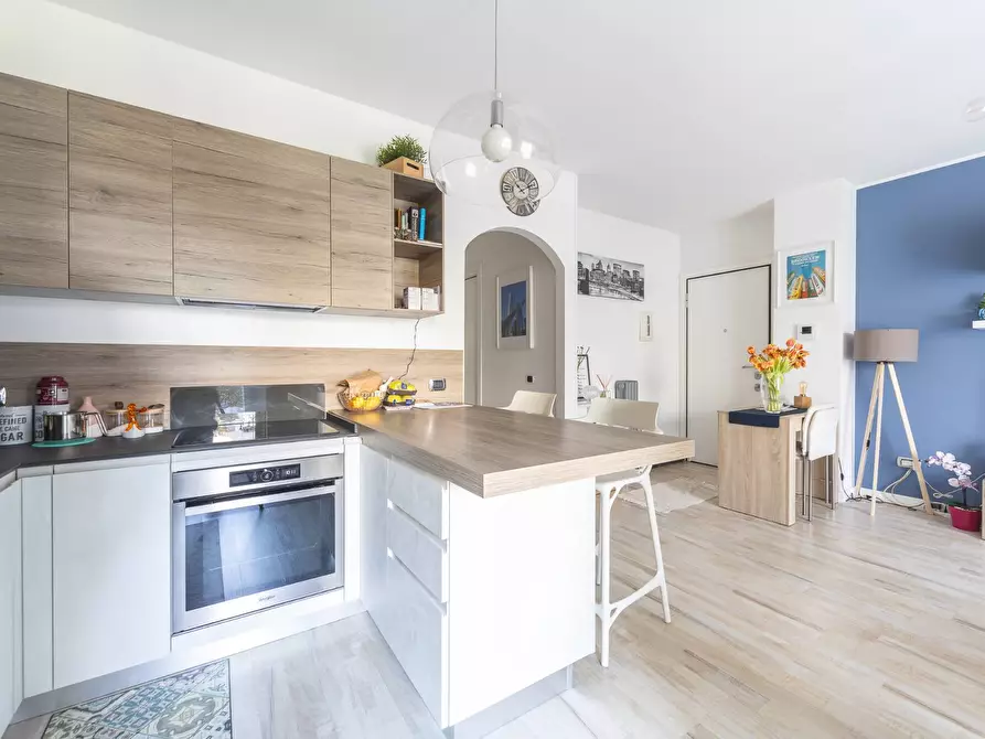 Immagine 8 di Appartamento in vendita  in via mezzanotte a Milano