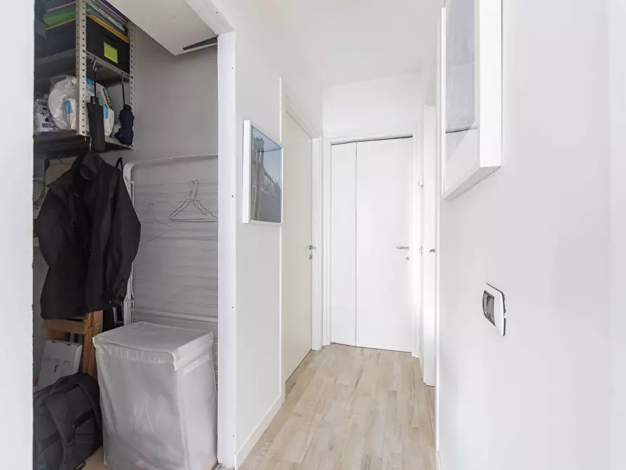 Immagine 11 di Appartamento in vendita  in via mezzanotte a Milano