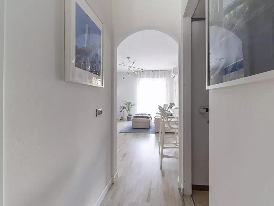 Immagine 12 di Appartamento in vendita  in via mezzanotte a Milano