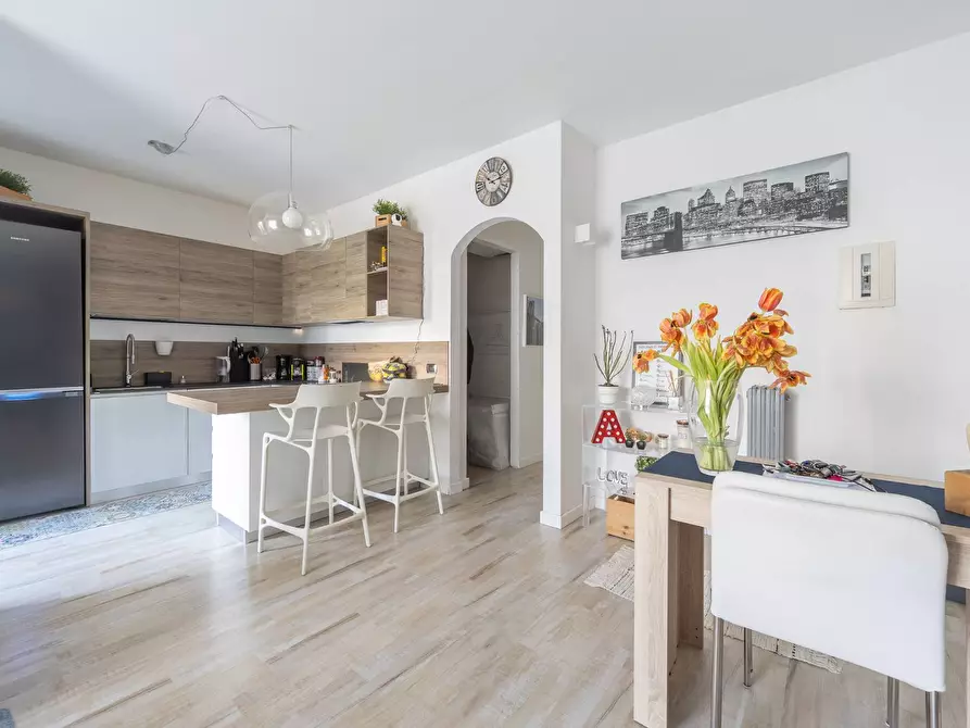 Immagine 13 di Appartamento in vendita  in via mezzanotte a Milano