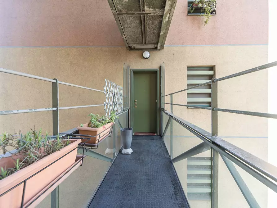 Immagine 27 di Appartamento in vendita  in via mezzanotte a Milano