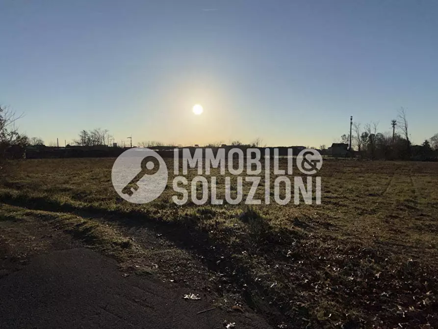 Immagine 6 di Terreno residenziale in vendita  a Treviglio