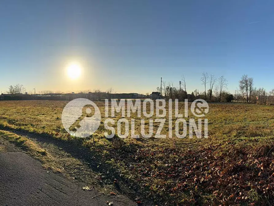 Immagine 1 di Terreno residenziale in vendita  a Treviglio