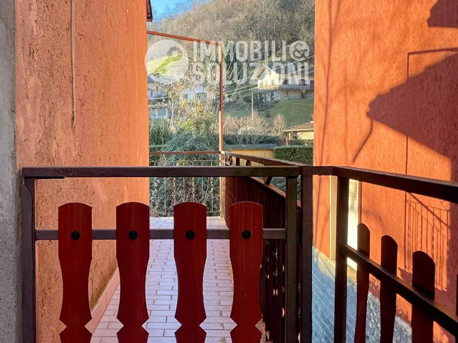 Immagine 4 di Appartamento in vendita  in Via Maggiore a Palazzago