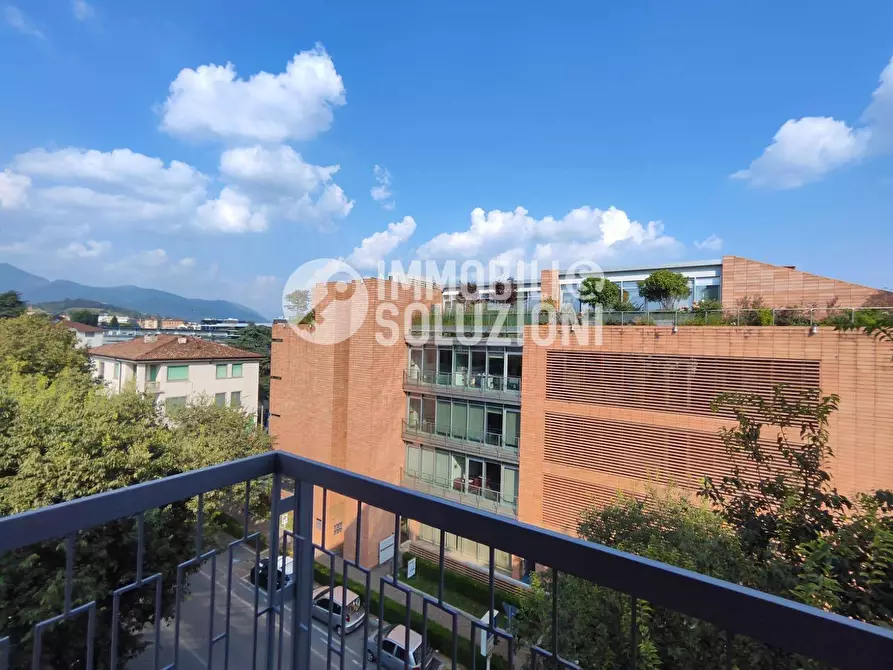 Immagine 1 di Appartamento in vendita  in Via Bronzetti a Bergamo