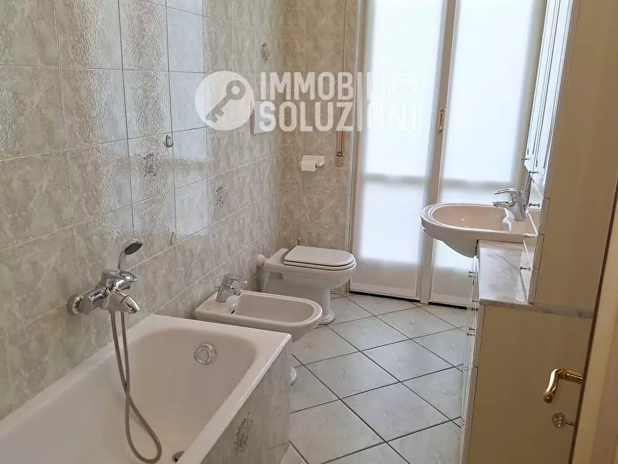 Immagine 12 di Appartamento in affitto  in VIA CARNOVALI a Bergamo