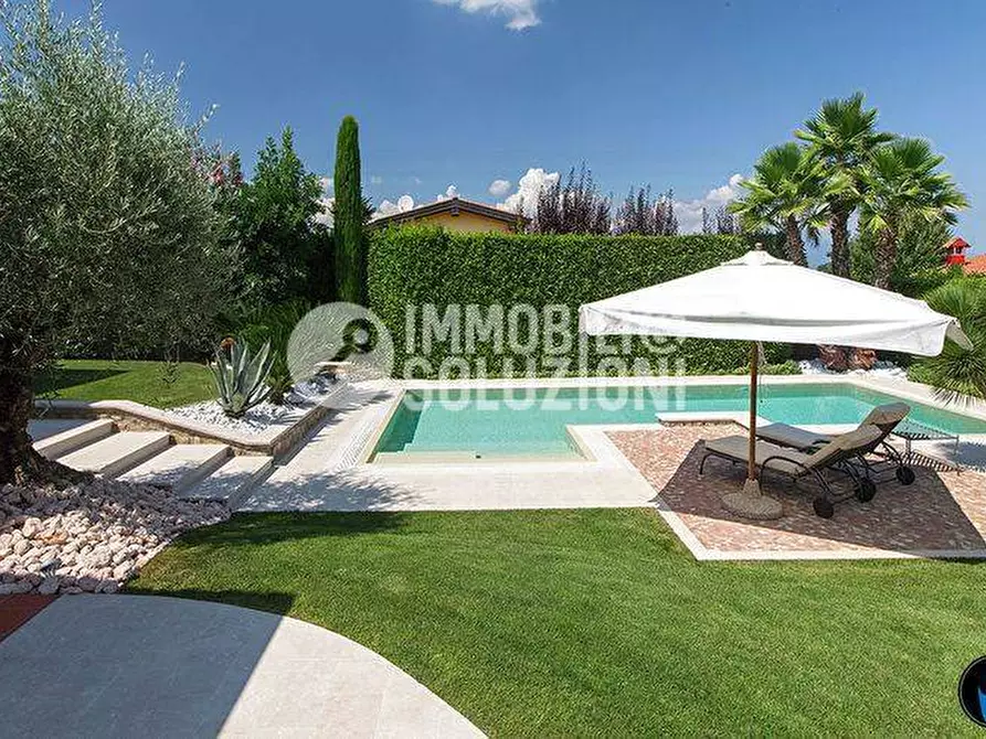Immagine 11 di Villa in vendita  in viale mariano a Dalmine