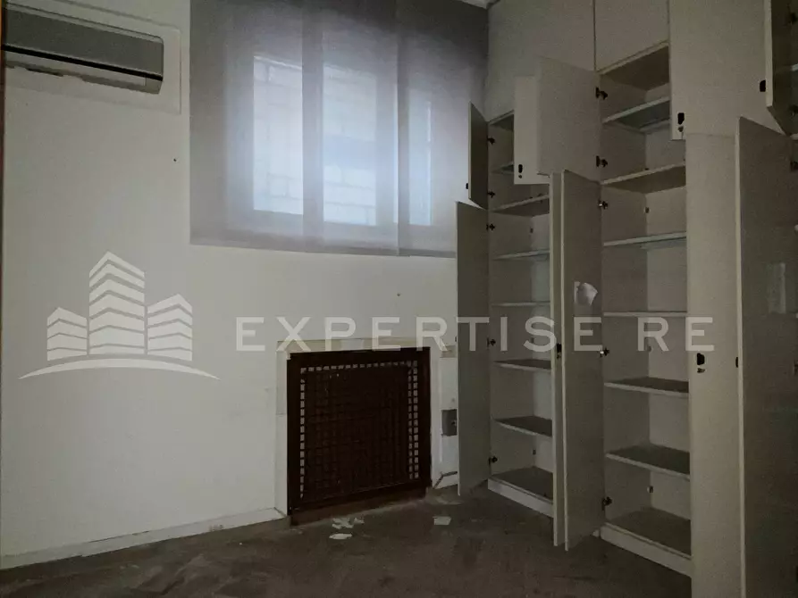 Immagine 14 di Locale commerciale in vendita  in Corso Umberto a Castrofilippo