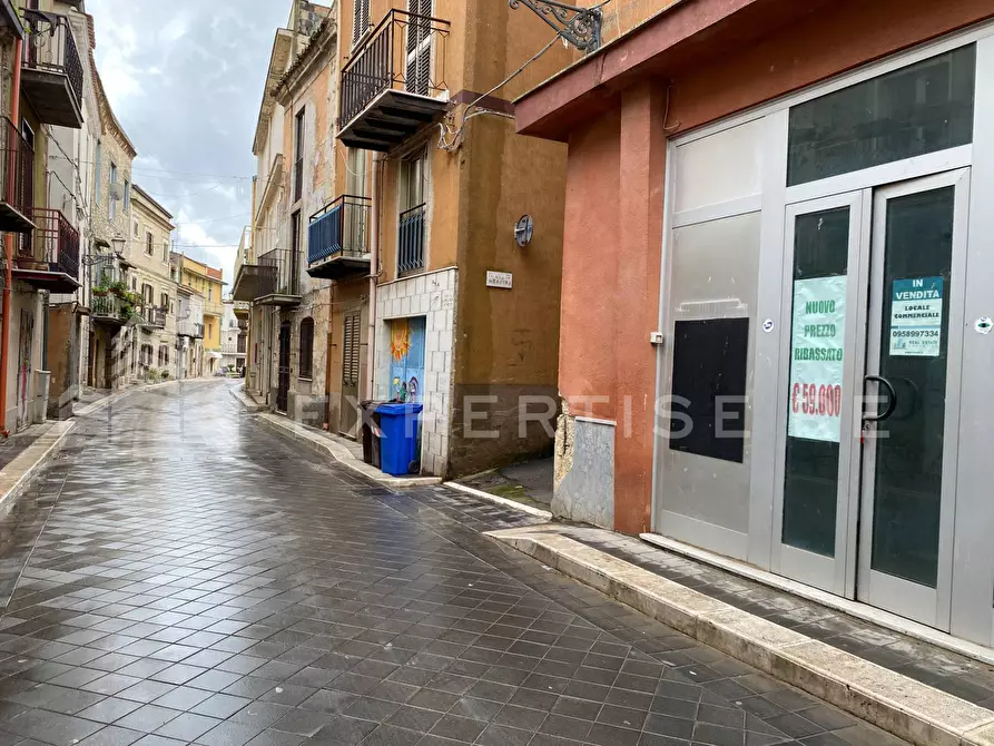 Immagine 4 di Locale commerciale in vendita  in Corso Umberto a Castrofilippo