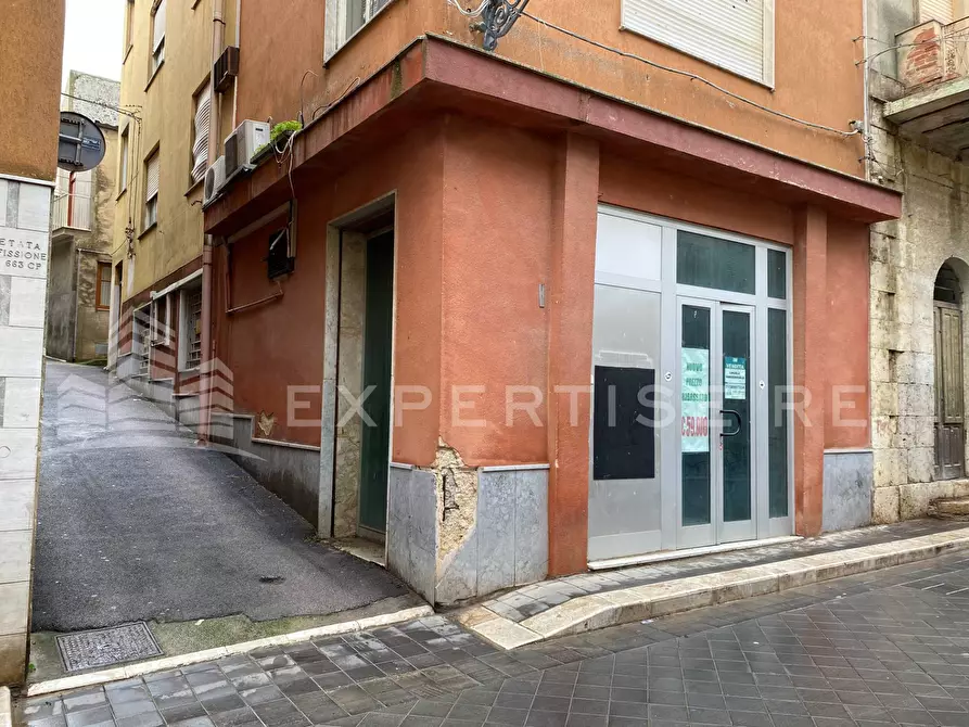 Immagine 2 di Locale commerciale in vendita  in Corso Umberto a Castrofilippo