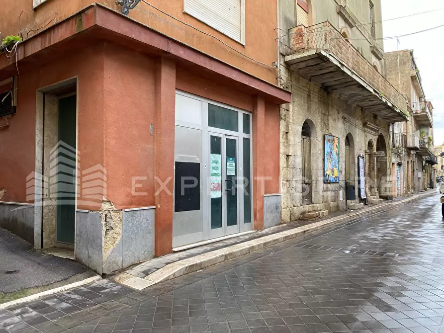 Immagine 5 di Locale commerciale in vendita  in Corso Umberto a Castrofilippo