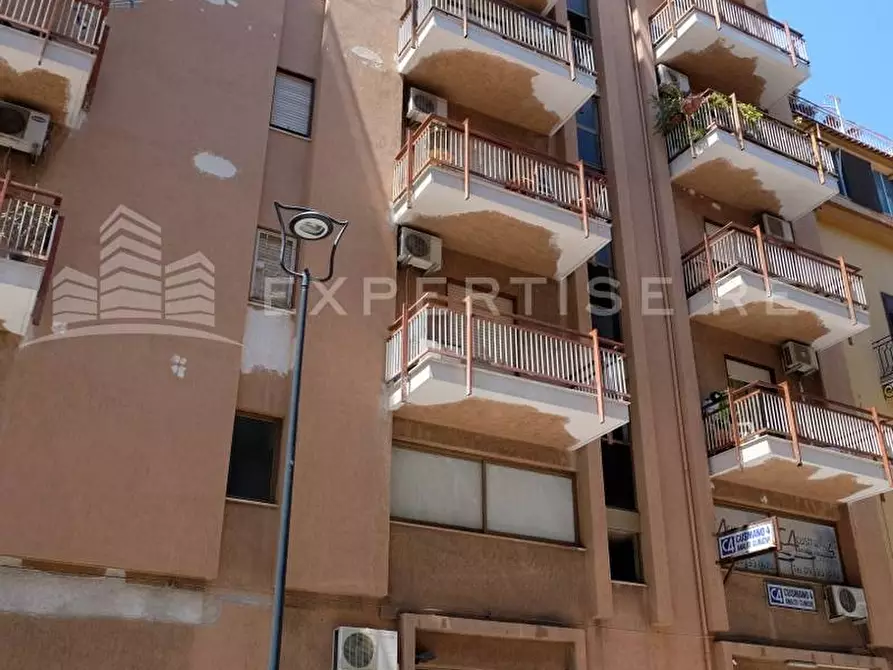 Immagine 3 di Ufficio in affitto  in Via Smiriglio a Palermo