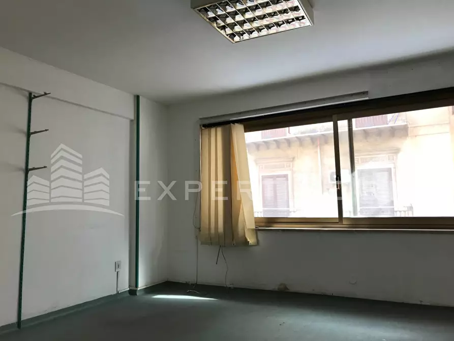 Immagine 8 di Ufficio in affitto  in Via Smiriglio a Palermo