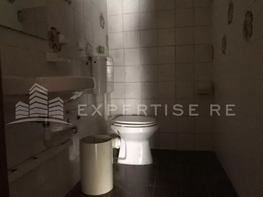 Immagine 30 di Ufficio in affitto  in Via Smiriglio a Palermo