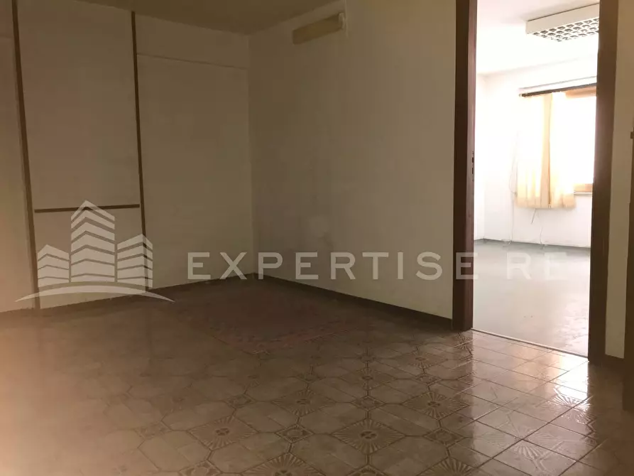 Immagine 21 di Ufficio in affitto  in Via Smiriglio a Palermo