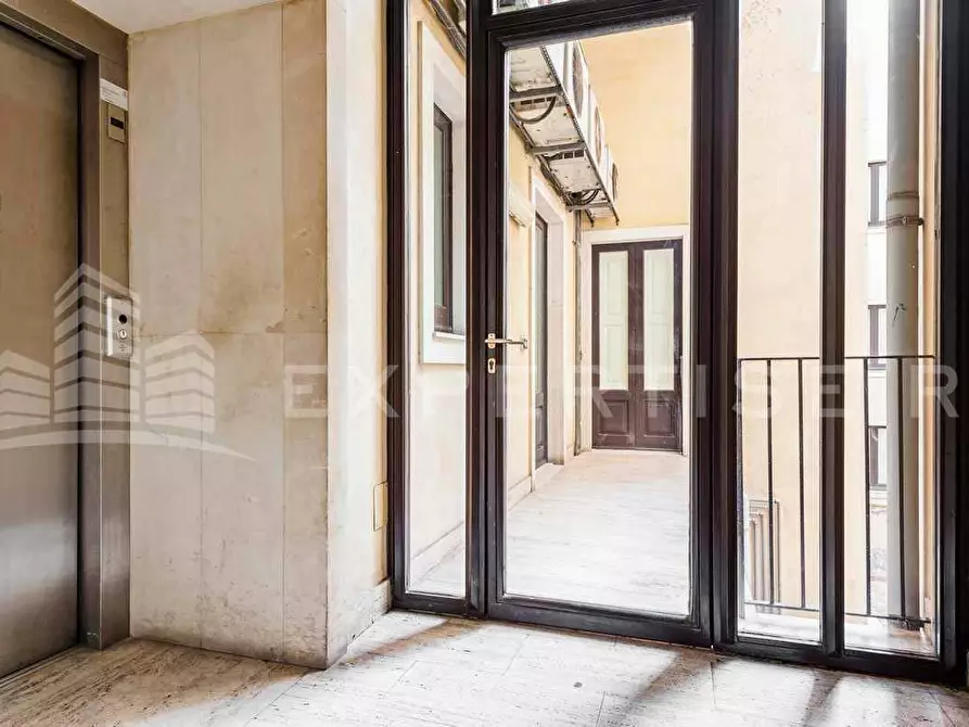 Immagine 10 di Ufficio in affitto  in Via Oberdan a Catania