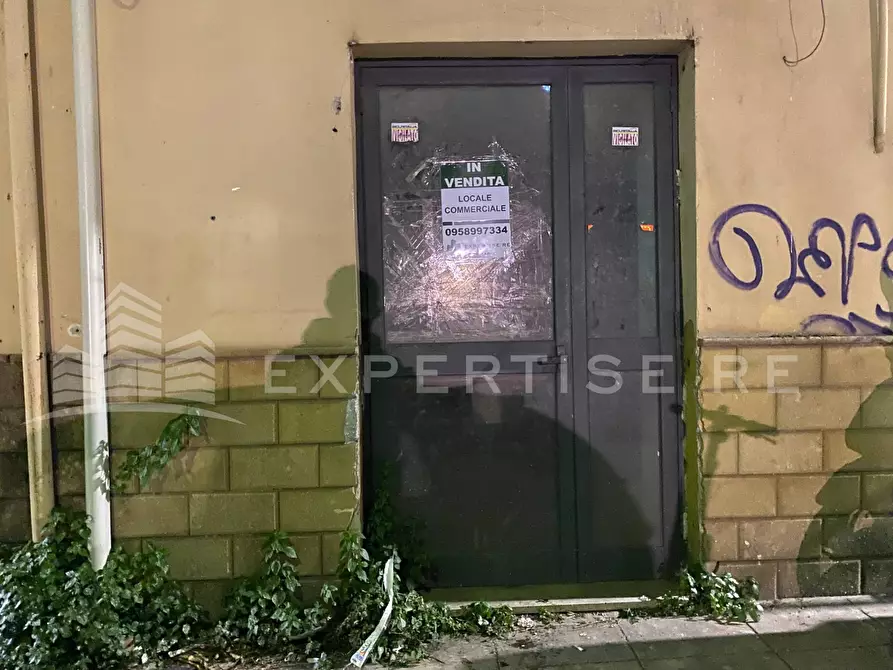 Immagine 2 di Locale commerciale in vendita  in Corso Calatafimi a Palermo