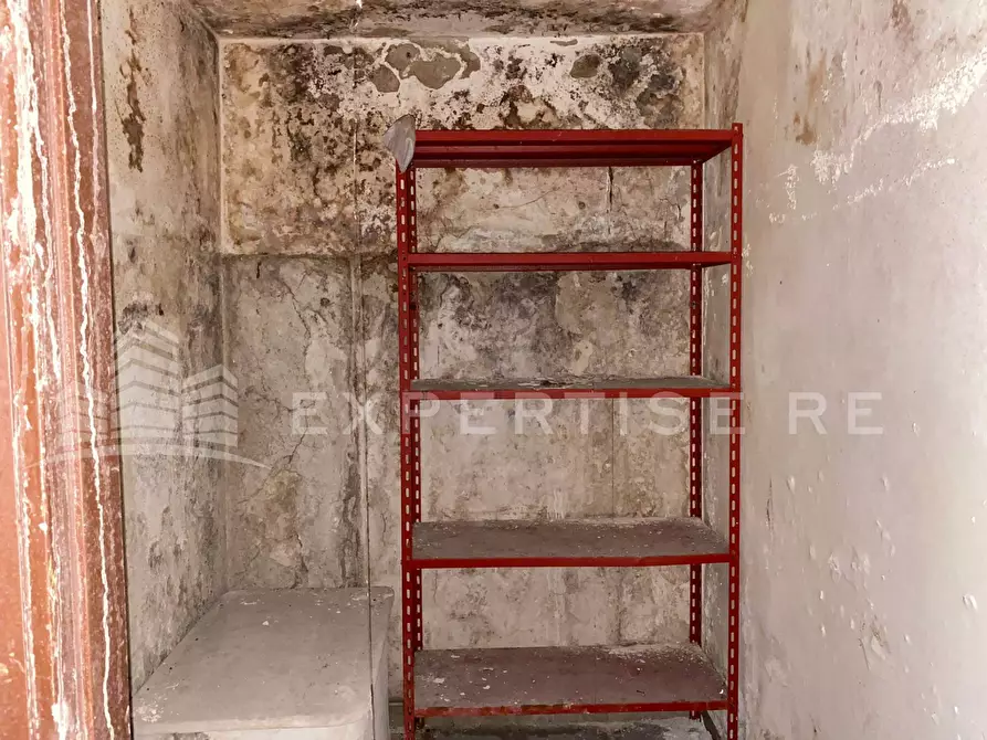 Immagine 14 di Locale commerciale in vendita  in Corso Calatafimi a Palermo