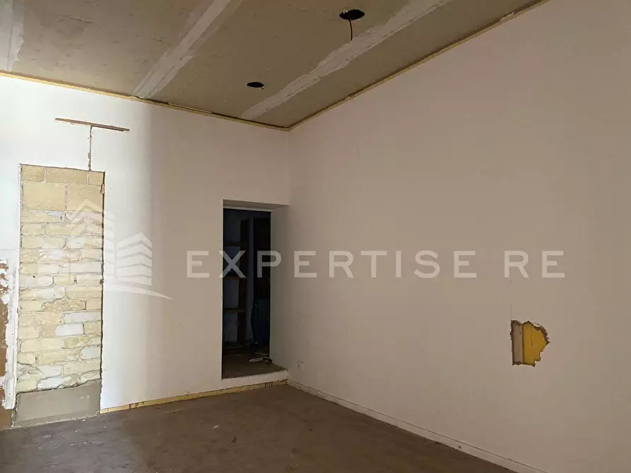 Immagine 15 di Locale commerciale in vendita  in Corso Calatafimi a Palermo