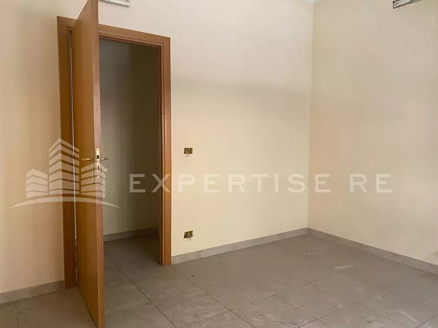 Immagine 22 di Ufficio in vendita  in Via Sassari a Catania