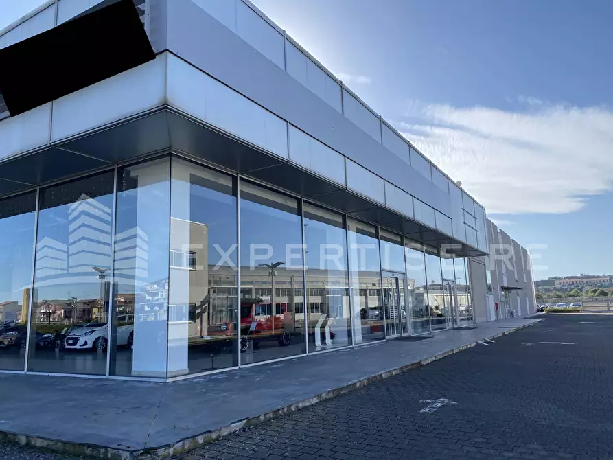 Immagine 3 di Locale commerciale in vendita  in Via Valcorrente a Belpasso