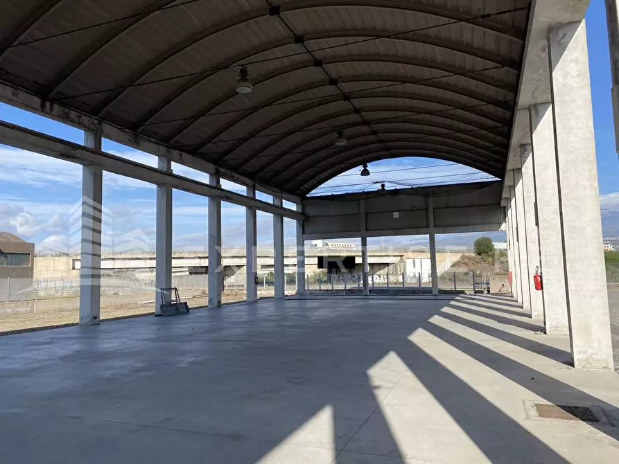 Immagine 12 di Locale commerciale in vendita  in Via Valcorrente a Belpasso