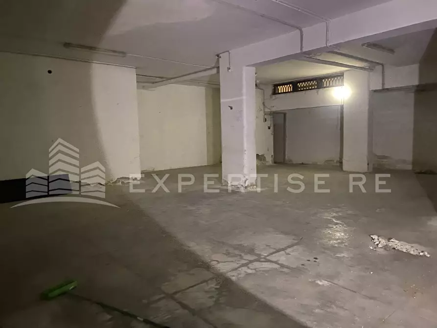 Immagine 9 di Magazzino in vendita  in Via Siena a Catania