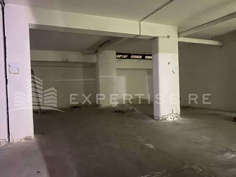 Immagine 11 di Magazzino in vendita  in Via Siena a Catania