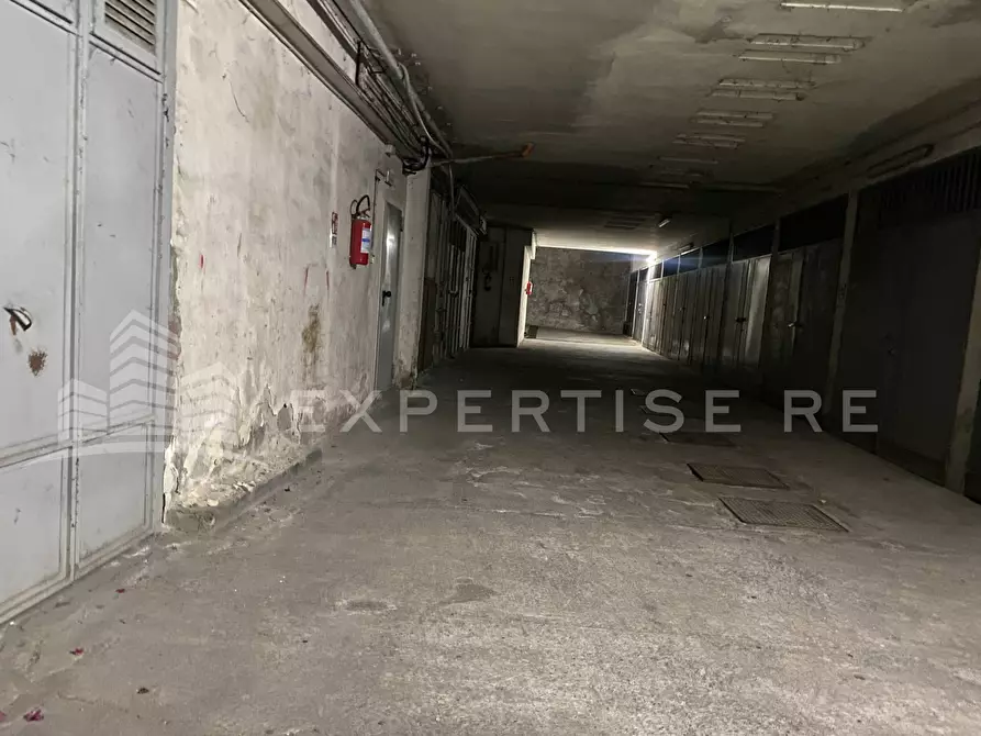 Immagine 19 di Magazzino in vendita  in Via Siena a Catania