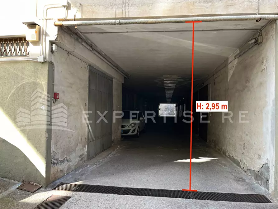 Immagine 6 di Magazzino in vendita  in Via Siena a Catania