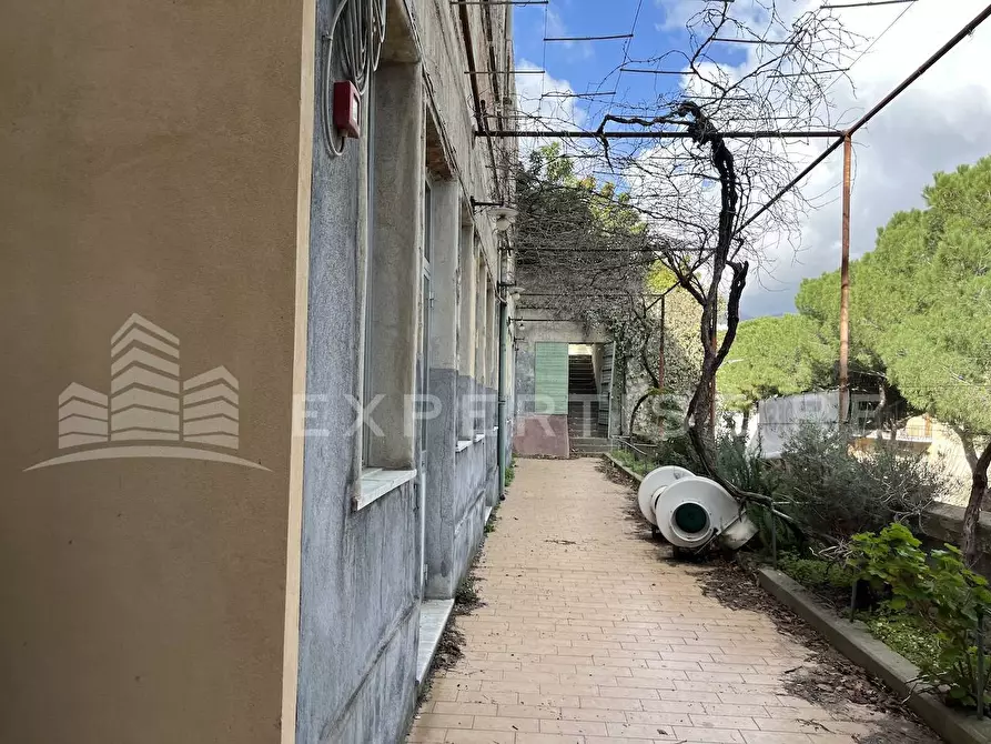 Immagine 10 di Capannone industriale in vendita  in Via delle mura a Messina