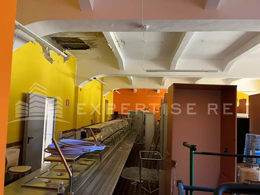 Immagine 29 di Capannone industriale in vendita  in Via delle mura a Messina