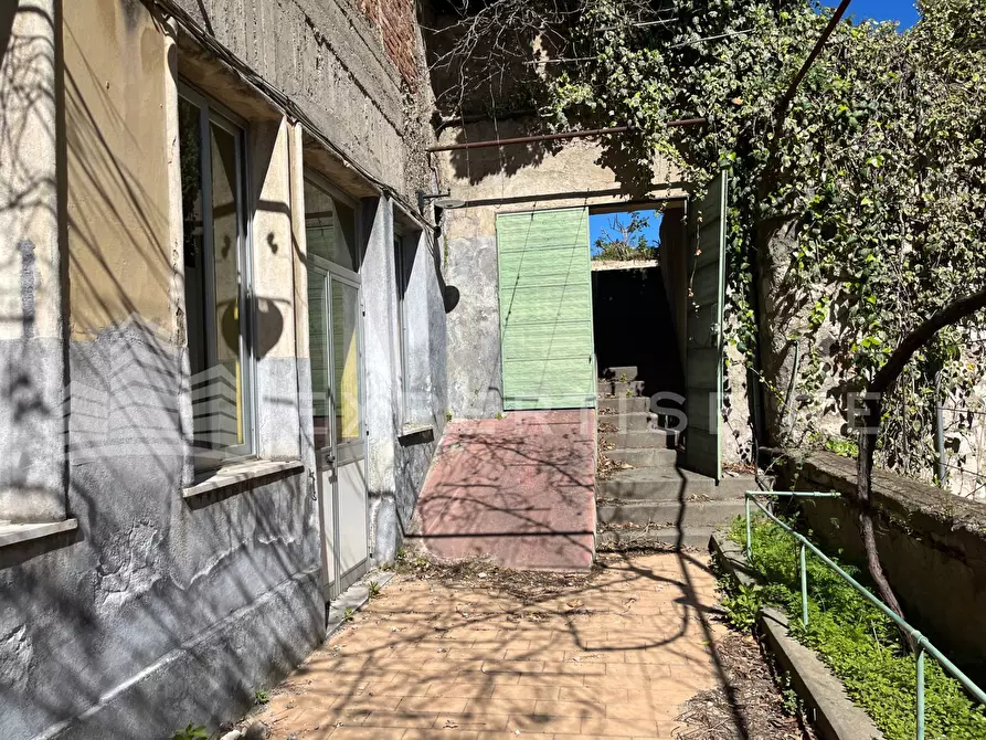 Immagine 11 di Capannone industriale in vendita  in Via delle mura a Messina