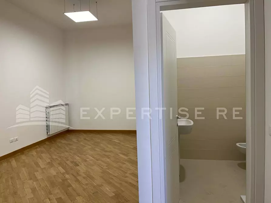 Immagine 14 di Capannone industriale in affitto  in Via Andrea Bafile a L'aquila