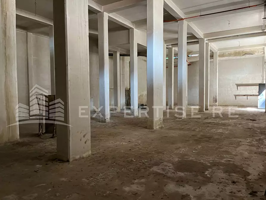Immagine 2 di Magazzino in vendita  in Via Passo Gravina a Gravina Di Catania