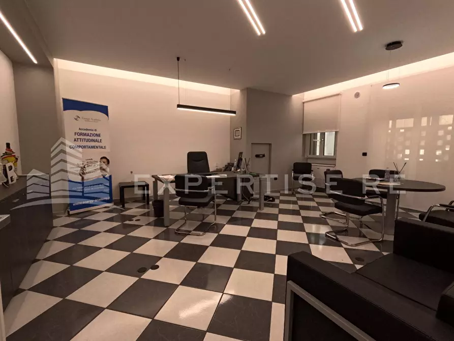 Immagine 12 di Ufficio in vendita  in Corso sicilia a Catania