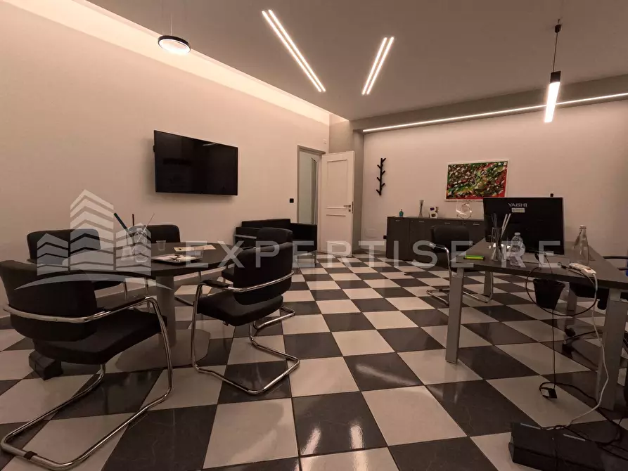 Immagine 13 di Ufficio in vendita  in Corso sicilia a Catania