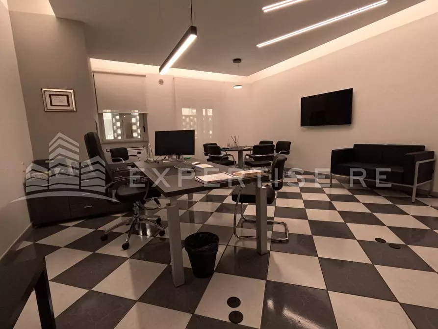 Immagine 14 di Ufficio in vendita  in Corso sicilia a Catania