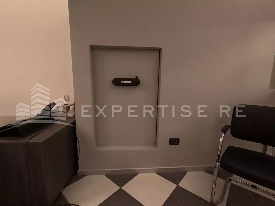 Immagine 15 di Ufficio in vendita  in Corso sicilia a Catania