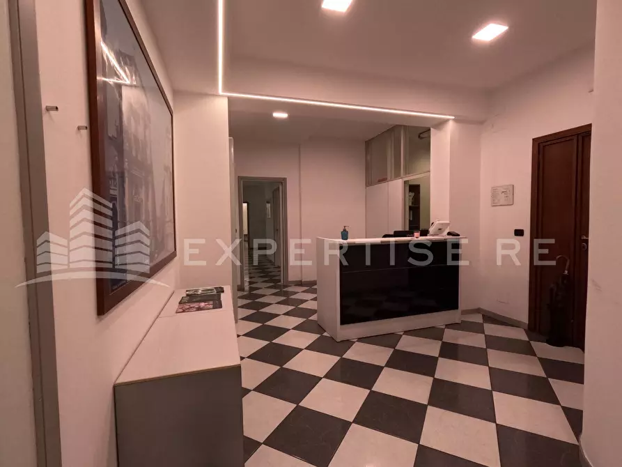 Immagine 17 di Ufficio in vendita  in Corso sicilia a Catania