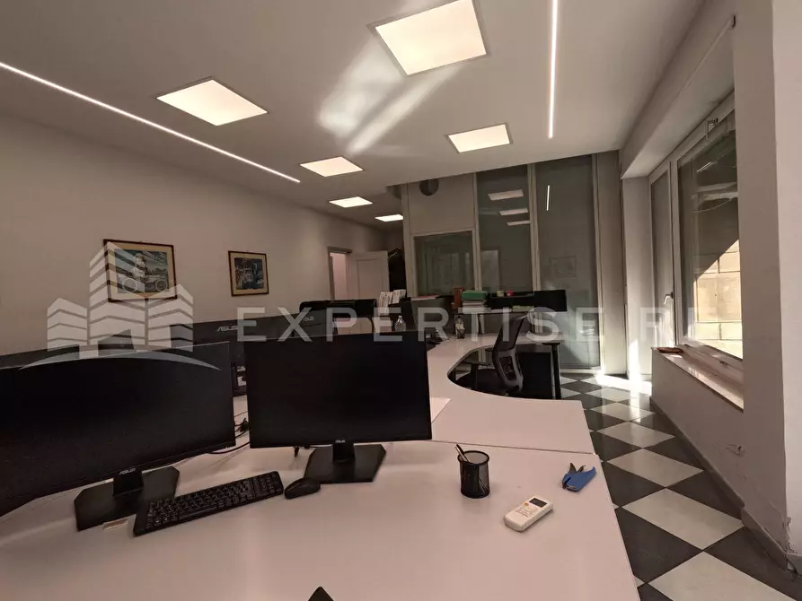 Immagine 18 di Ufficio in vendita  in Corso sicilia a Catania