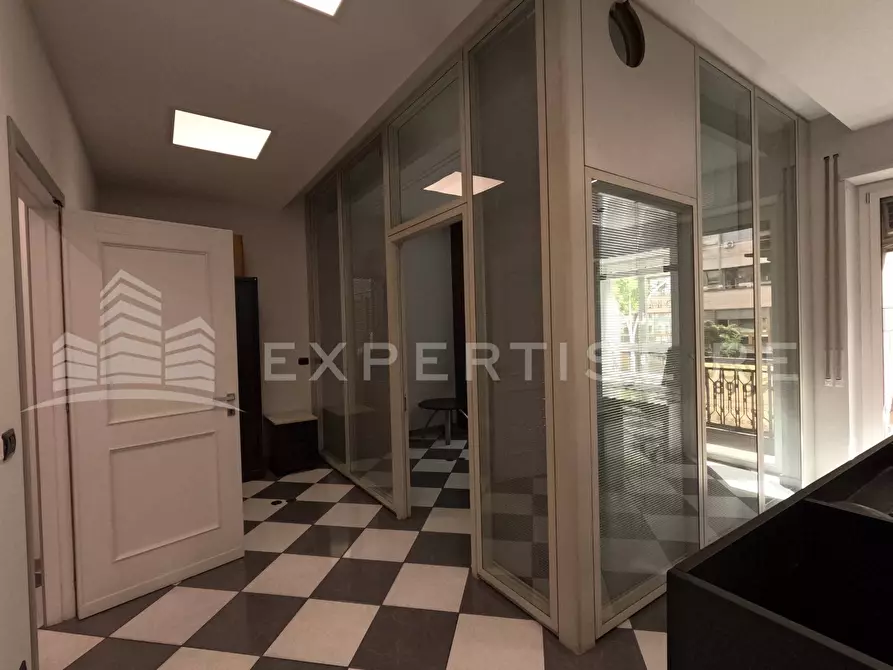 Immagine 10 di Ufficio in vendita  in Corso sicilia a Catania