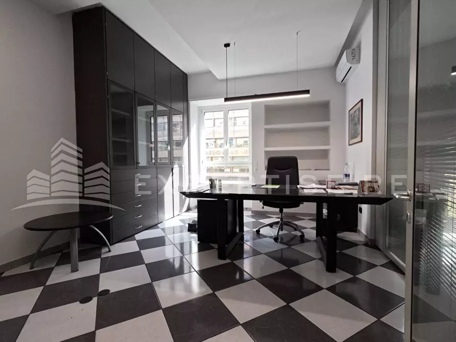 Immagine 19 di Ufficio in vendita  in Corso sicilia a Catania