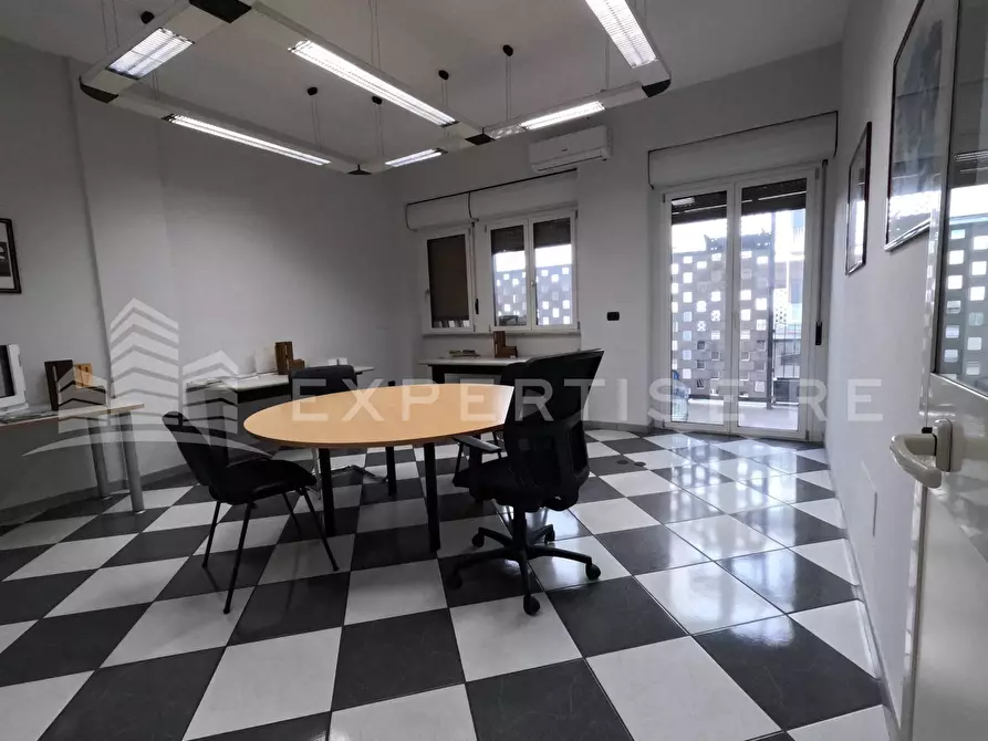 Immagine 23 di Ufficio in vendita  in Corso sicilia a Catania