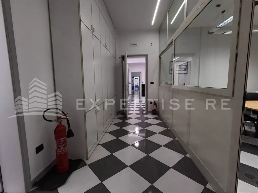 Immagine 24 di Ufficio in vendita  in Corso sicilia a Catania