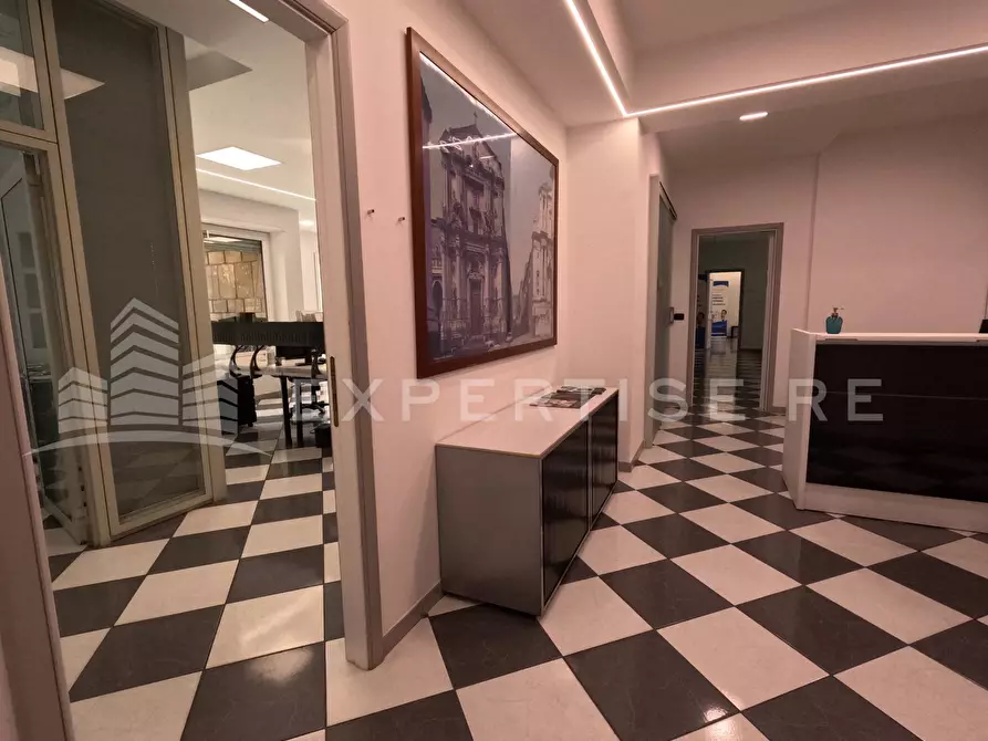 Immagine 25 di Ufficio in vendita  in Corso sicilia a Catania