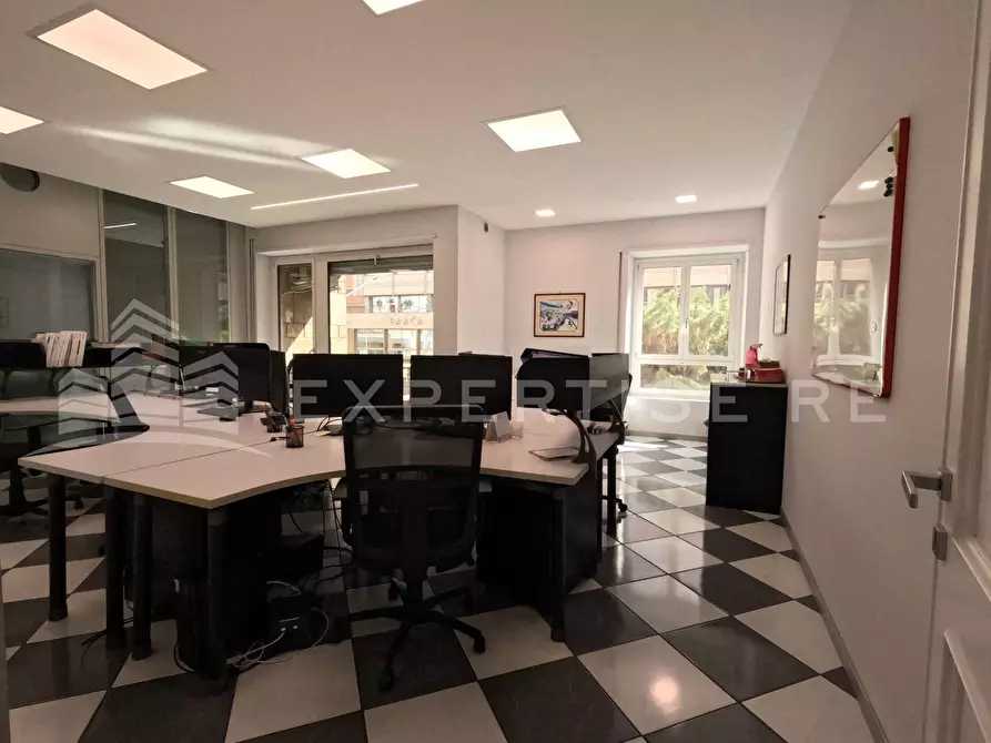 Immagine 26 di Ufficio in vendita  in Corso sicilia a Catania